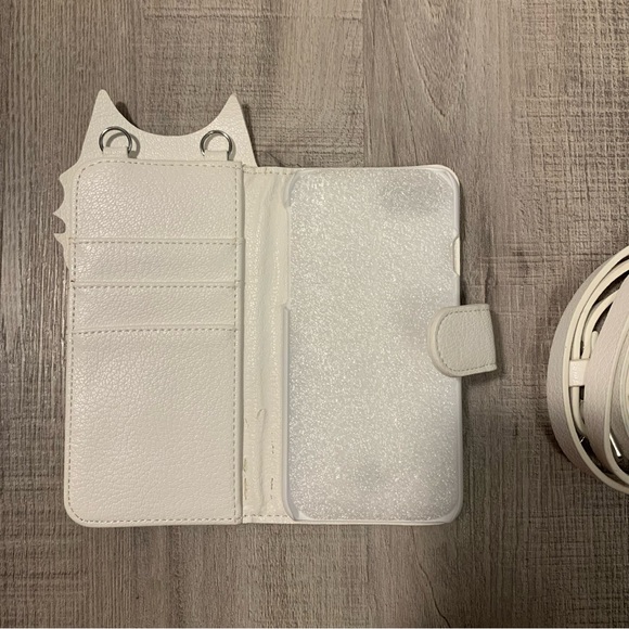 Valfre Never Used Blanco White Cat Kitty Phone Case for iPhone 6, 7, and 8 - Picture 3 of 5